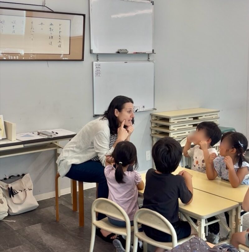 南草津・瀬田・膳所の子ども英会話教室　HAPPY BEARレッスンの様子
